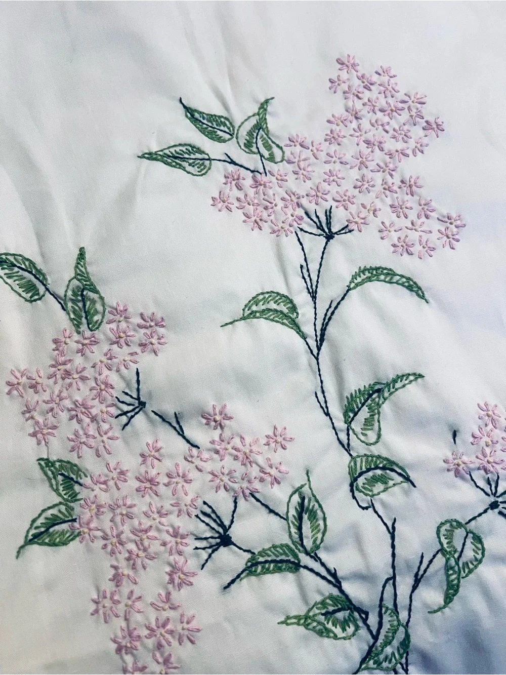 VTG Embroidered Floral Standard Pillowcase (1)